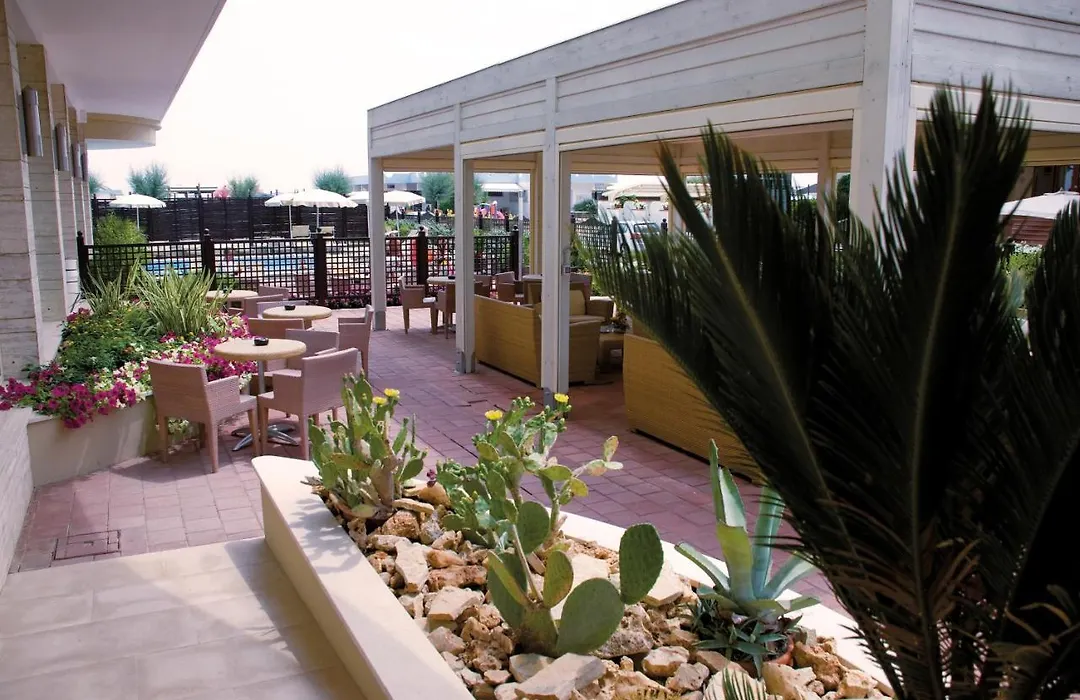 Metropolitan Family Hotel-1